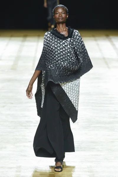 Look 1